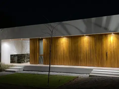 Casa en Alquiler Temporal en Barrio Deportivo 2, USD 300