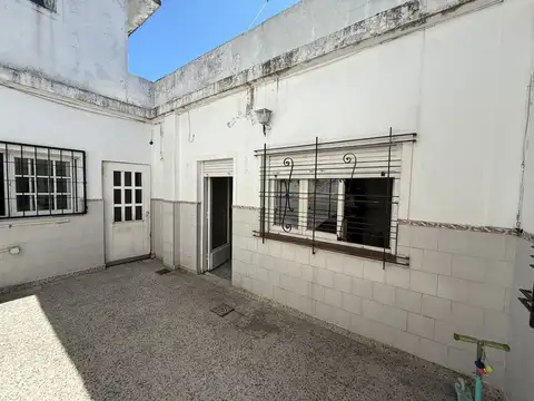 CASA 4 AMB C/COCHERA, PATIO Y TERRAZA LOTE PROPIO