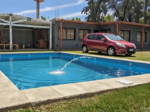 VENTA CASA 2AMB ESTRENAR PILETA LA REJA PERMUTA