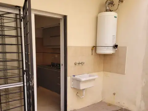 Depto Tipo Casa 2 ambientes con 1 baño