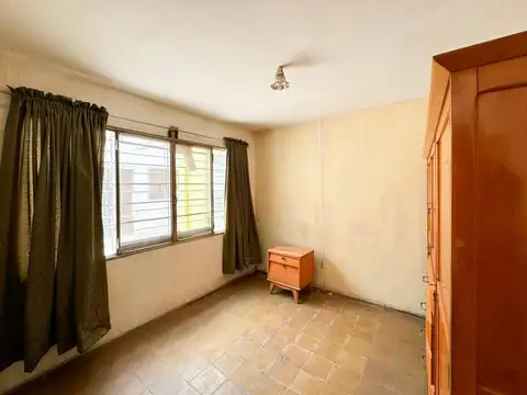 Casa 4 ambientes con 1 baño