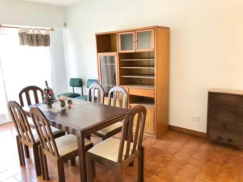 Departamento tres ambientes en muy buen estado y ubicación.