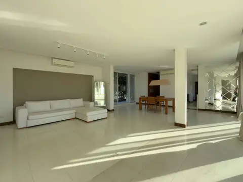 Casa en Alquiler en Ibarlucea, USD 2.300