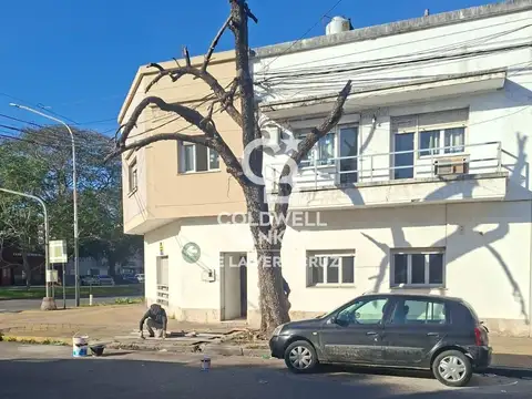 Local en alquiler en Av. Freyre esquina Santiago del Estero