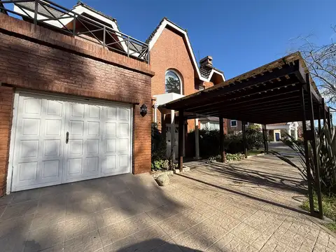 Casa en Alquiler de 4 dormitorios