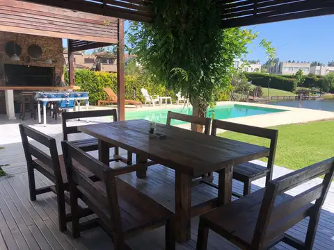 Casa 7 ambientes con 3 baños