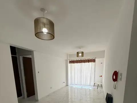 2 ambientes Centrico, amplio, cocina separada, balcón