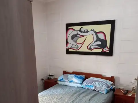 CASA EN VENTA + 2 LOCALES COMERCIALES