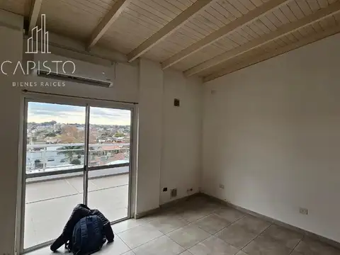 Departamento en Jose León Suarez