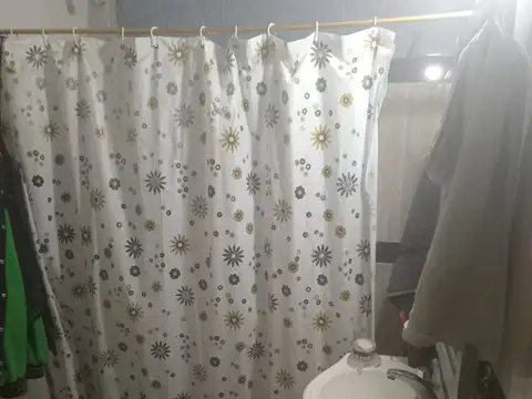 Casa en Alquiler con 2 cocheras