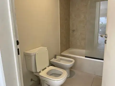 Departamento en venta, monoambiente super luminoso con cochera fija y baulera