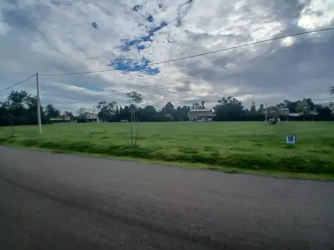 Terreno en Venta 30  mts Fondo