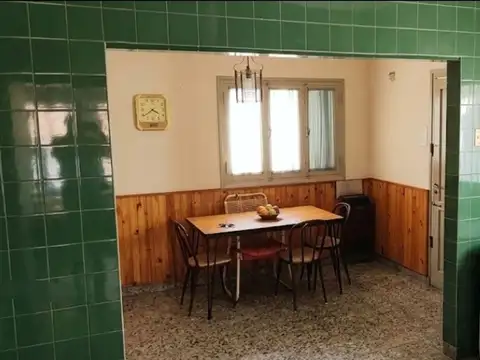 Casa 4 ambientes con 1 baño