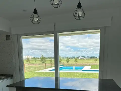 Casa en Alquiler de 3 dormitorios