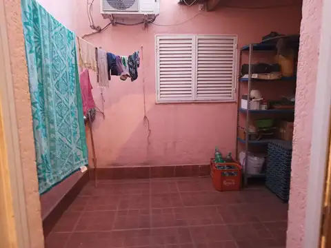 Casa 5 ambientes con 1 baño