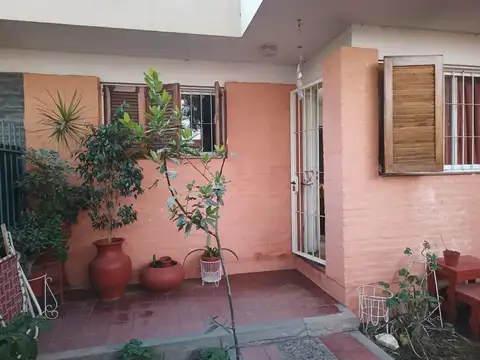 CASA en VENTA - LATERAL ACCESO ESTE (GUAYMALLÉN)
