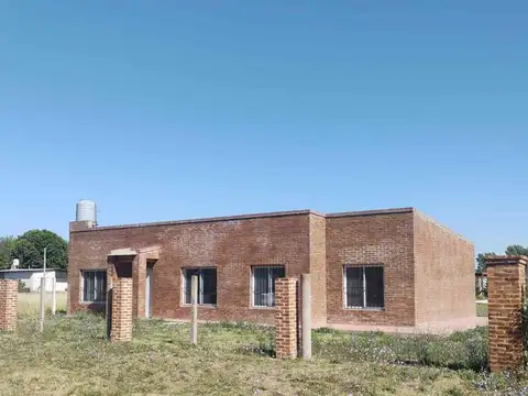 CASA A ESTRENAR EN VENTA MANUEL OCAMPO CON PILETA