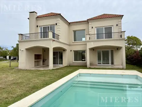 Casa en Puertos Escobar con excelente distribución, amplitud y calidad constructiva.