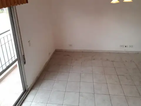 Depto Tipo Casa en Alquiler en Versalles, $ 500.000