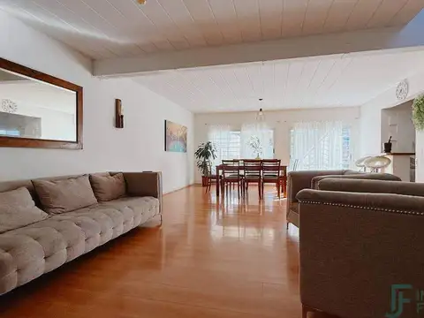 Casa en Venta en Bahía Blanca, USD 270.000