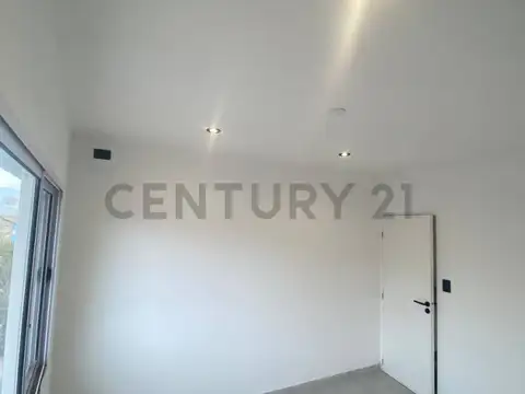 Casa en Venta en Barrio Jardin Luzuriaga, USD 65.000