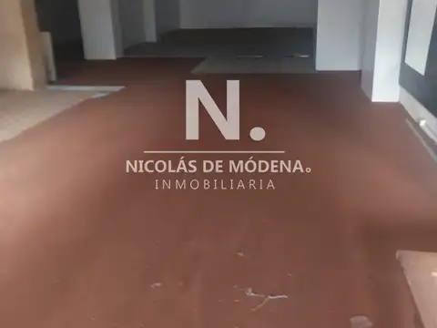 En venta local en Av Italia en Edificio Chesterfield