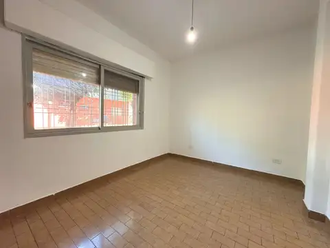 Depto Tipo Casa en Alquiler con 1 cocheras