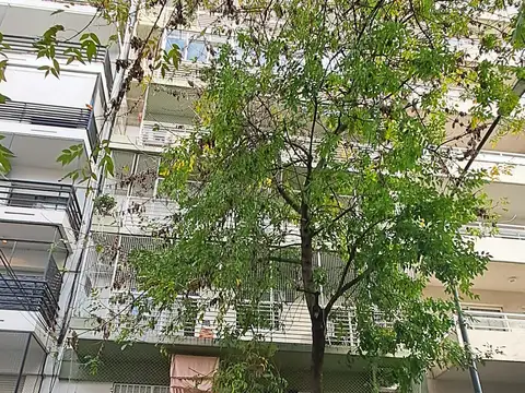 DEPARTAMENTO MONOAMBIENTE FRENTE PRECIO INCLUYE EXPENSAS ABL Y AYSA
