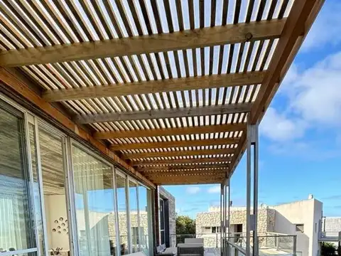 Casa 4 ambientes con 4 baños