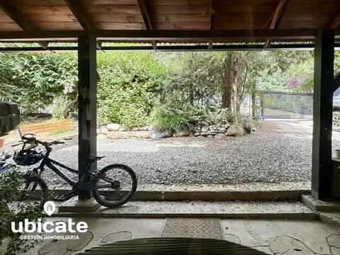 Casa en Alquiler con 2 cocheras