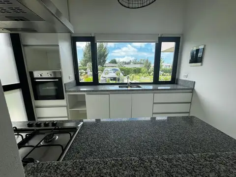 Casa en Alquiler A Estrenar