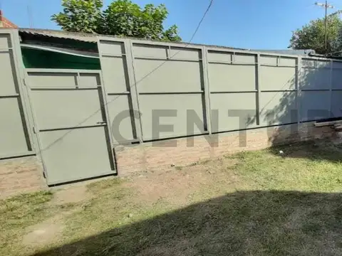 Venta de Casa mas 2da Casa al Fondo en Jose C. Paz, San Martin, Buenos Aires