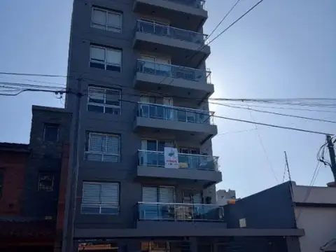 Piso 4 Amb c/cochera descubierta Brown 1013 Quilmes Este