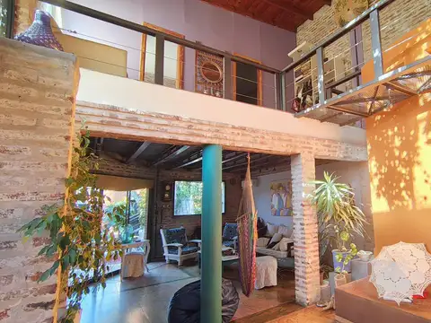 Casa en Venta con 3 cocheras