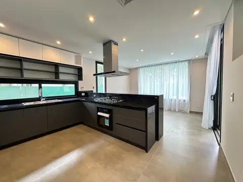 ESPECTACULAR CASA MINIMALISTA Y DISEÑO A LA VENTA ST THOMAS