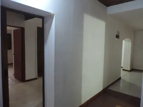 Casa 5 ambientes con 1 baño