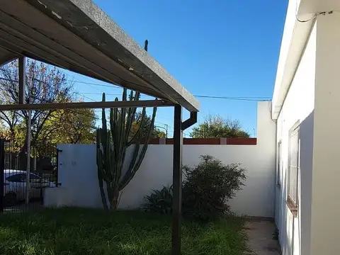 Casa en Alquiler en Santa Julia, $ 950.000