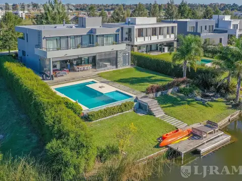 Casa El Naudir AL AGUA  con 3 master suite en planta alta y una en planta baja MB