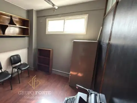 Duarte Quiros 545 , Piso 3