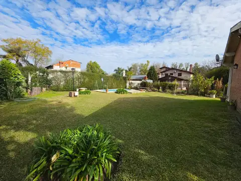 Casa 4 ambientes con 2 baños