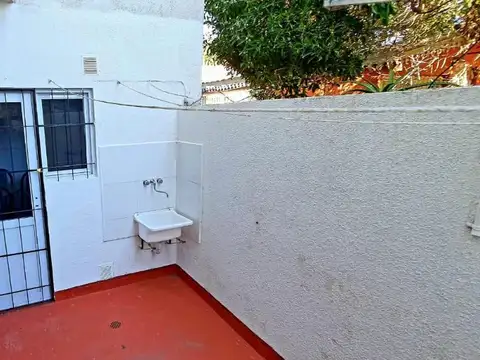 Oportunidad en Punta Mogotes: Dpto 1 amb divisible con patio en venta a metros del mar
