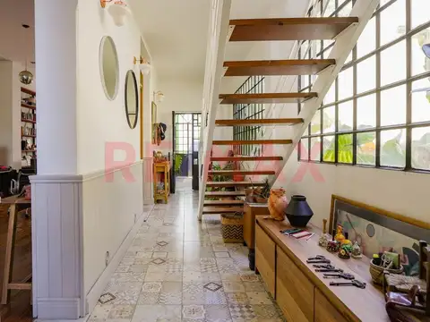 VENTA-CASA-5 AMBIENTES- BANFIELD- APTO CREDITO-