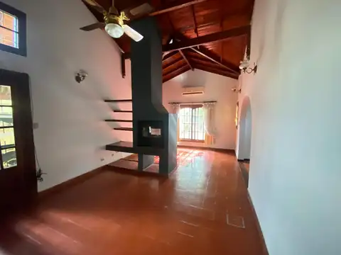 Casa 4 ambientes con 3 baños