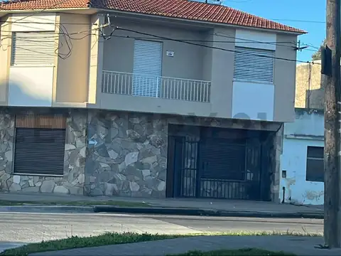 525 esquina  8 1300, Piso 0