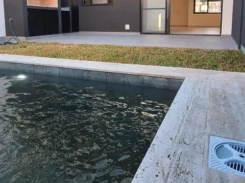 Duplex de categoría en venta Greenville 2