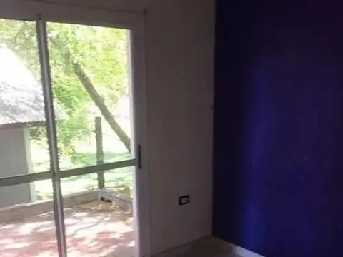 Casa en Alquiler con 5 cocheras