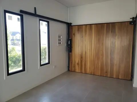 Casa 4 ambientes en Barrio privado Rumenco Joven