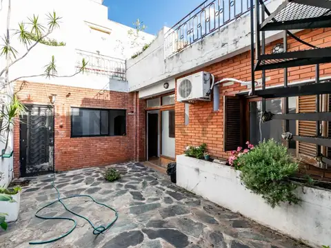 PH 4 AMBIENTES CON ENTRADA INDEPENDIENTE CON GARAJE, PATIO Y GRAN TERRAZA