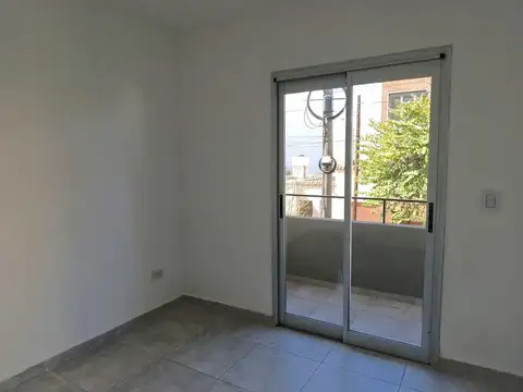 Departamento 2 dormitorios c/ balcon b° Gral Paz