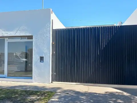 Venta Galpón Mas Local. Zona Alió y Ayacucho